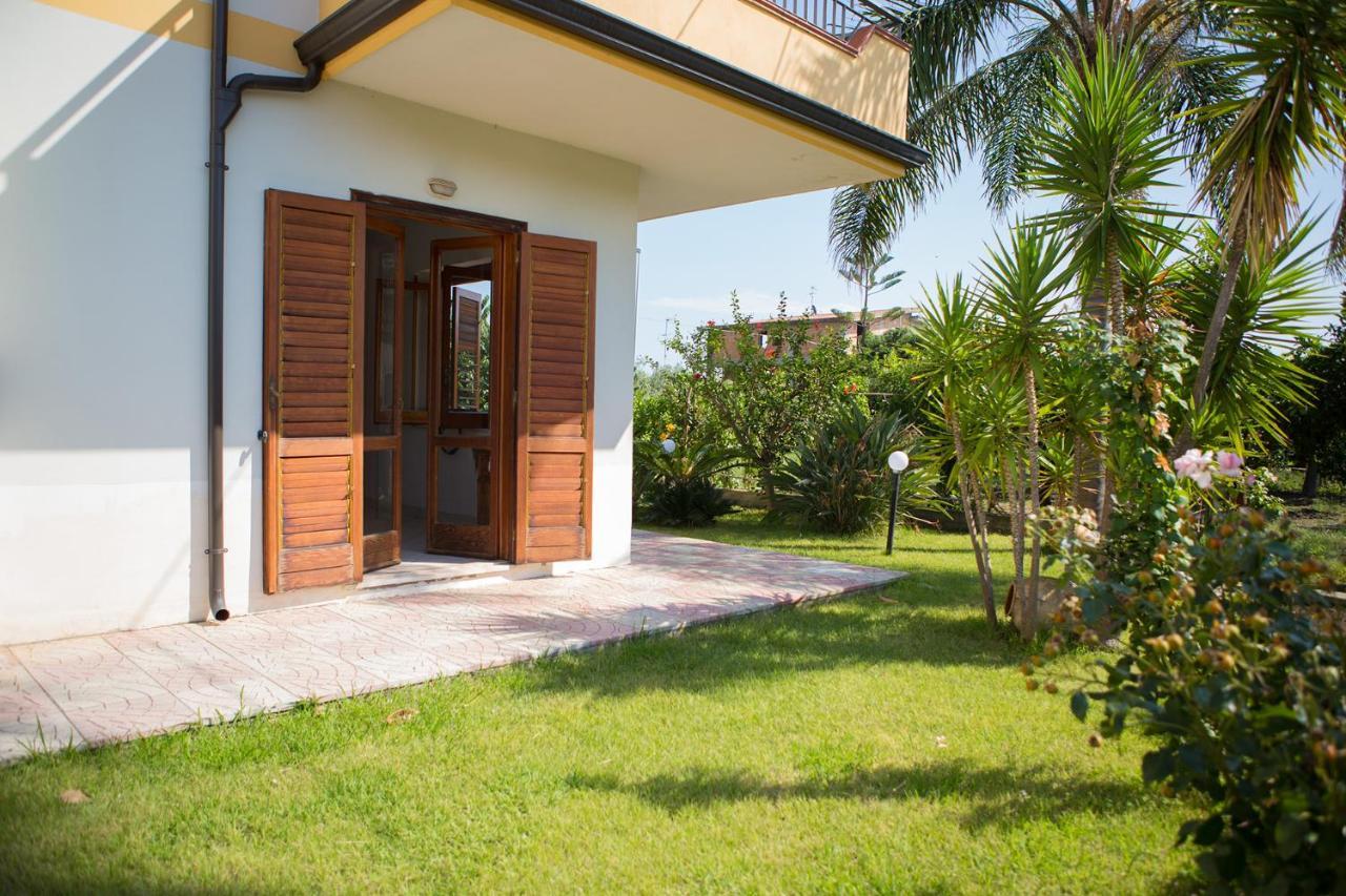 Appartamenti Giusi Con Giardino O Veranda Madonna della Catena Exterior foto